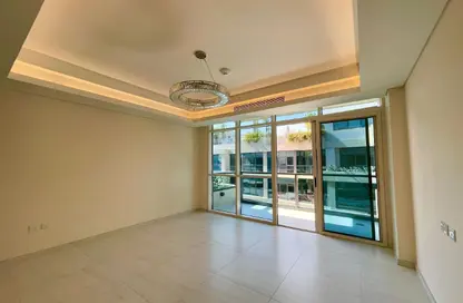 شقة - غرفة نوم - 2 حمامات للايجار في كريستال ريزيدنس - جزيرة جيوان - جزيرة اللؤلؤة - الدوحة شقة - غرفة نوم - 2 حمامات للايجار في كريستال ريزيدنس - جزيرة جيوان - جزيرة اللؤلؤة - الدوحة