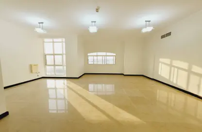 Apartment - 2 Bedrooms - 2 Bathrooms for rent in Al Sadd Road - Al Sadd - Doha