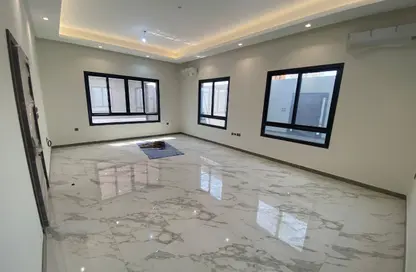 Villa - 7 Bedrooms - 7+ Bathrooms for rent in Al Kheesa - Al Kheesa - Umm Salal Mohammed