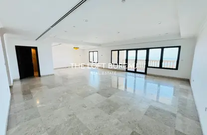 Apartment - 3 Bedrooms - 3 Bathrooms for rent in Tower 16 - Porto Arabia - The Pearl Island - Doha
