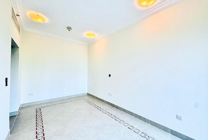 984882 - Property Image 2