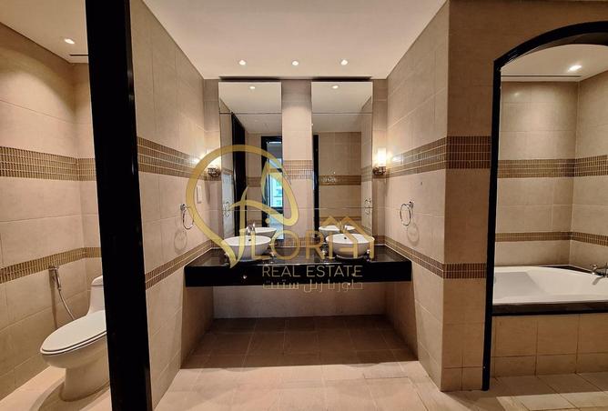 983387 - Property Image 2