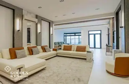 Villa - 5 Bedrooms - 6 Bathrooms for rent in Al Dafna - Al Dafna - Doha