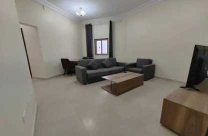Apartment - 1 Bedroom - 2 Bathrooms for rent in Simaisma Street - Umm Ghuwailina - Doha
