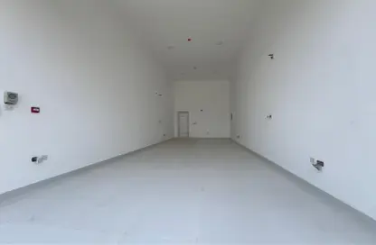 محل تجاري - استوديو - 1 حمام للايجار في شارع السد - السد - الدوحة