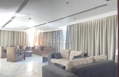 Penthouse - 4 Bedrooms - 5 Bathrooms for rent in City Center Towers - West Bay - Doha