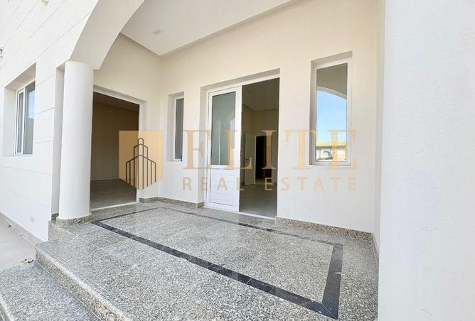 995600 - Property Image 2