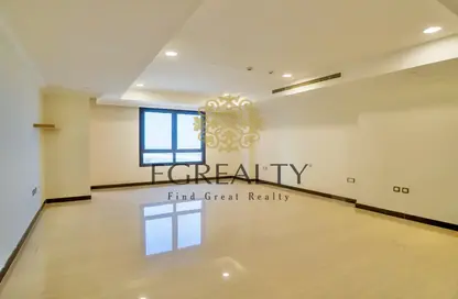 Apartment - 2 Bedrooms - 2 Bathrooms for rent in Porto Arabia - The Pearl Island - Doha