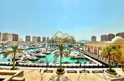 تاون هاوس - 4 غرف نوم - 5 حمامات للايجار في طريق بورتو الشرقي - بورتو أرابيا - جزيرة اللؤلؤة - الدوحة