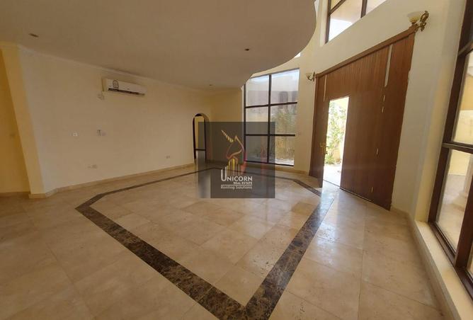 925985 - Property Image 2