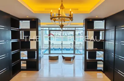 فيلا - 5 غرف نوم - 7 حمامات للايجار في ابراج باي - منطقة الأبراج - جزيرة اللؤلؤة - الدوحة