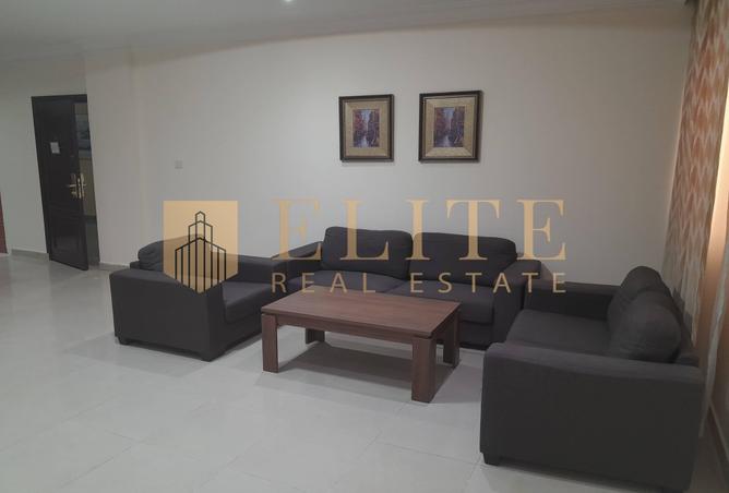 932764 - Property Image 2