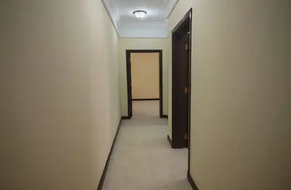 شقة - 3 غرف نوم - 4 حمامات للايجار في الوعب - الوعب - الدوحة