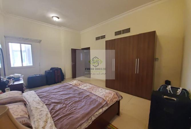 998663 - Property Image 2