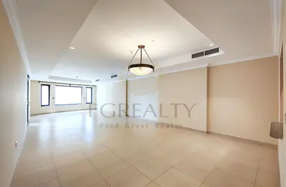 Apartment - 1 Bedroom - 2 Bathrooms for rent in East Porto Drive - Porto Arabia - The Pearl Island - Doha