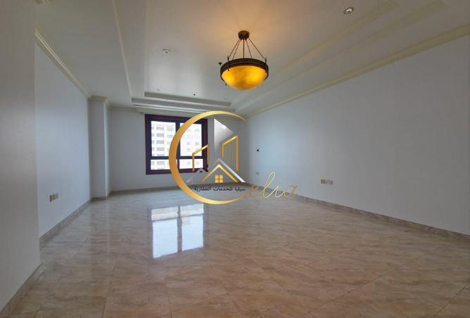 915371 - Property Image 3