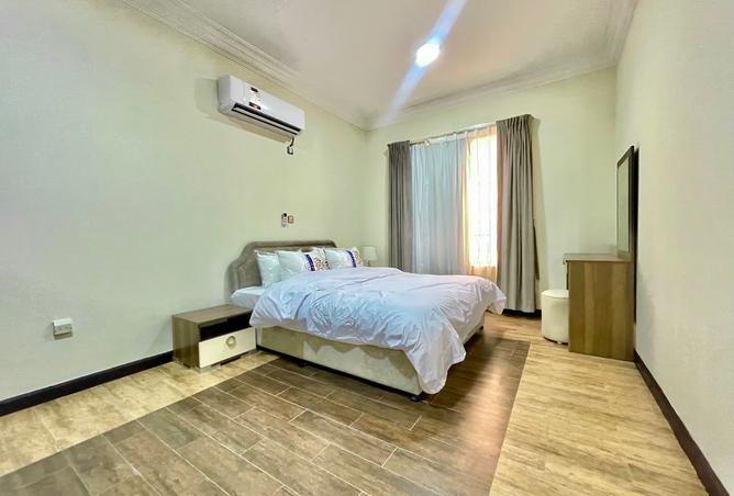 941343 - Property Image 2
