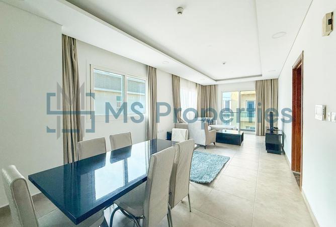 983894 - Property Image 2