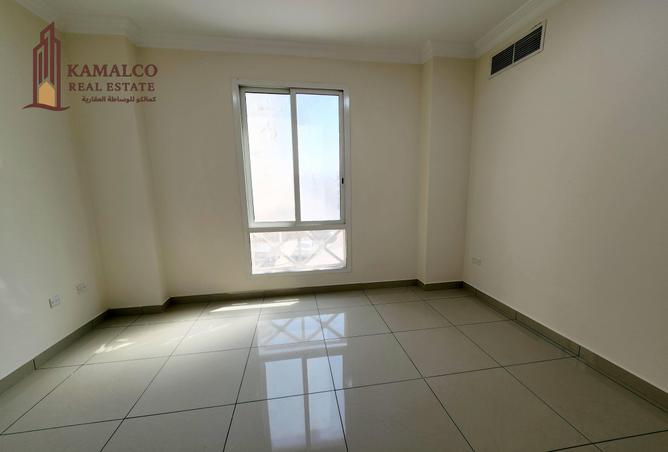 953915 - Property Image 3