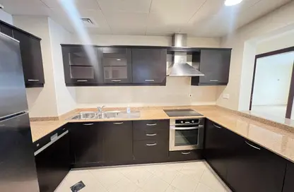Apartment - 1 Bedroom - 2 Bathrooms for rent in Porto Arabia - The Pearl Island - Doha