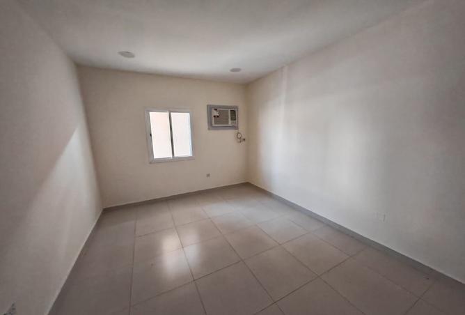 987327 - Property Image 2