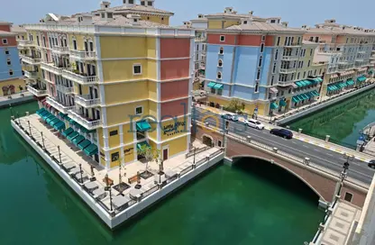 Duplex - 3 Bedrooms - 4 Bathrooms for rent in Teatro - Qanat Quartier - The Pearl Island - Doha