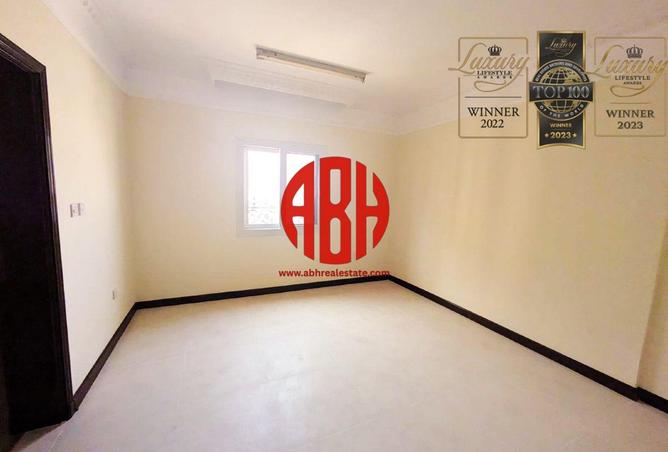 988843 - Property Image 2