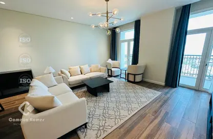 Apartment - 3 Bedrooms - 5 Bathrooms for rent in Floresta Gardens - Floresta Gardens - The Pearl Island - Doha