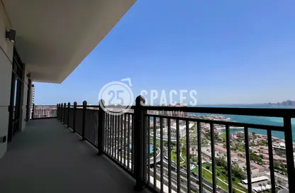 Apartment - 2 Bedrooms - 3 Bathrooms for rent in Abraj Bay - Abraj Quartiers - The Pearl Island - Doha