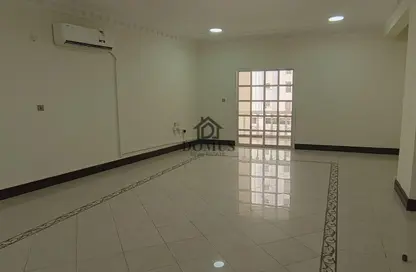 Apartment - 2 Bedrooms - 2 Bathrooms for rent in Anas Street - Fereej Bin Mahmoud North - Fereej Bin Mahmoud - Doha