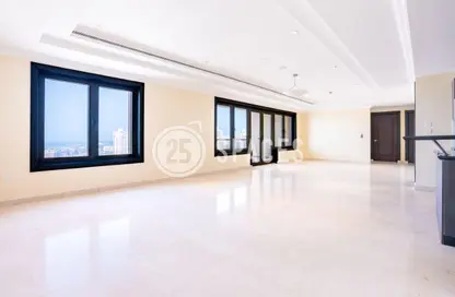 Apartment - 3 Bedrooms - 4 Bathrooms for sale in East Porto Drive - Porto Arabia - The Pearl Island - Doha