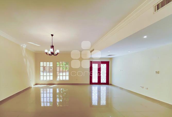 929870 - Property Image 2