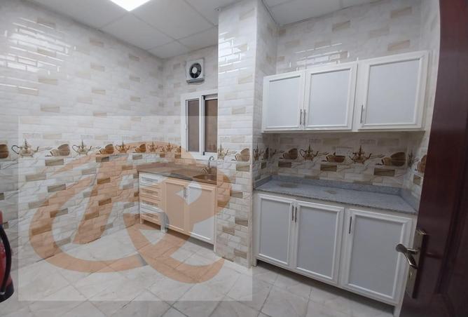 Apartment - 2 Bedrooms - 1 Bathroom for rent in Bin Omran 35 - Fereej Bin Omran - Doha