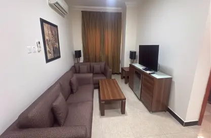 Apartment - 1 Bedroom - 1 Bathroom for rent in Umm Ghwailina Comm - Umm Ghuwalina - Umm Ghuwailina - Doha
