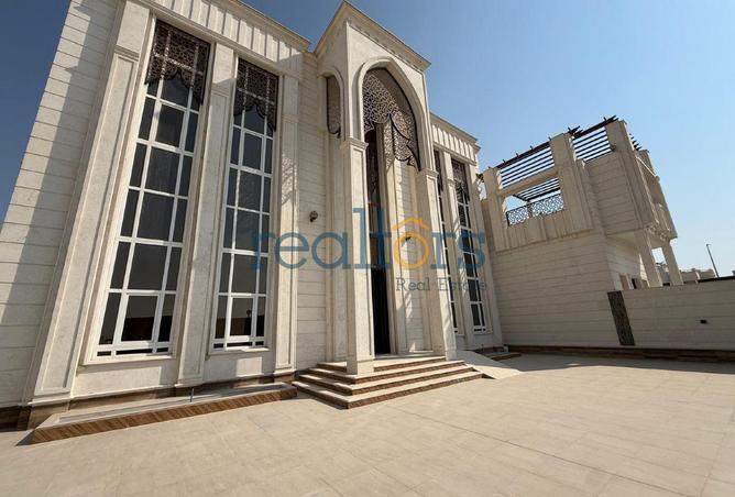 964269 - Property Image 2