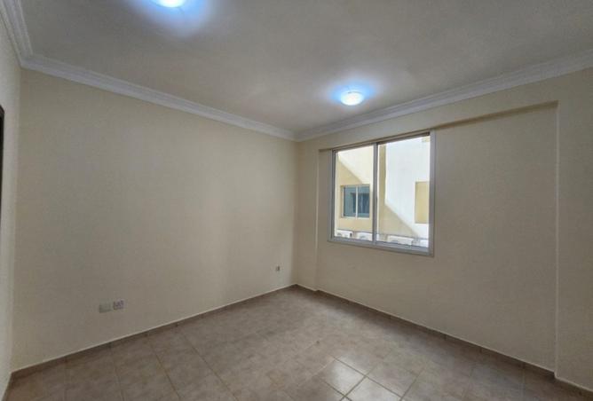945405 - Property Image 2