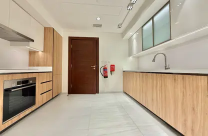 Apartment - 2 Bedrooms - 3 Bathrooms for rent in Gewan Island - The Pearl Island - Doha