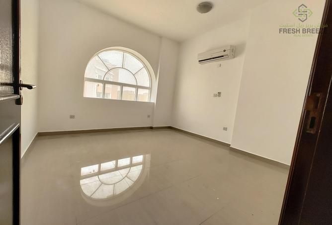 902882 - Property Image 3