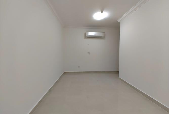 976312 - Property Image 2