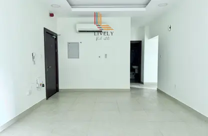 Apartment - 2 Bedrooms - 2 Bathrooms for rent in Abu Talha Street - Fereej Bin Omran - Doha