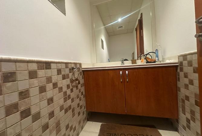 932136 - Property Image 3