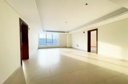 Apartment - 2 Bedrooms - 3 Bathrooms for rent in Ramada Commercial Building - Al Rawabi Street - Al Muntazah - Doha