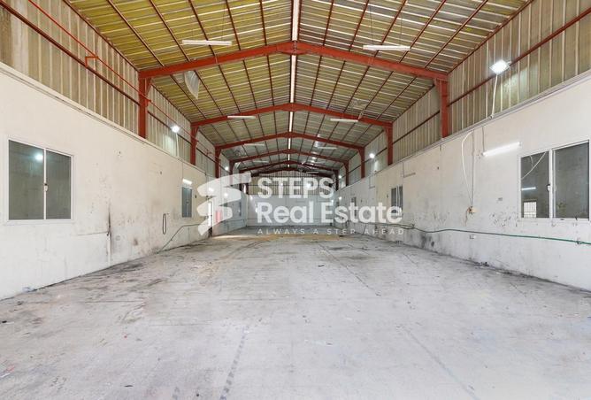 Warehouse - Studio for rent in Industrial Area 4 - Industrial Area - Industrial Area - Doha