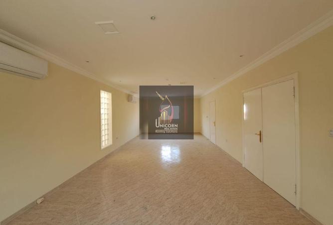 992399 - Property Image 2