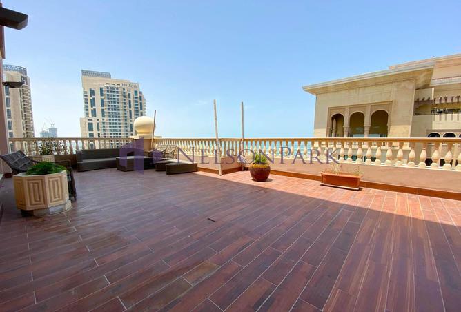 985493 - Property Image 2