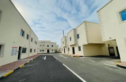 Compound - 6 Bedrooms - 6 Bathrooms for rent in Al Kheesa - Al Kheesa - Umm Salal Mohammed