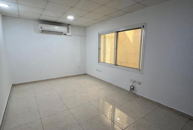 961222 - Property Image 2