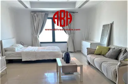 Room / Bedroom image for: Apartment - 1 Bathroom for rent in West Porto Drive - Porto Arabia - The Pearl Island - Doha, Image 1
