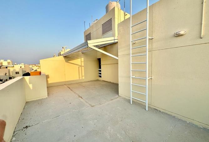 979367 - Property Image 2