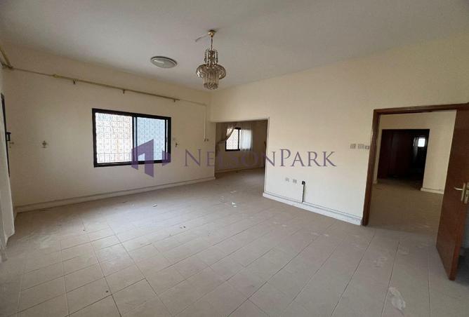 953161 - Property Image 2
